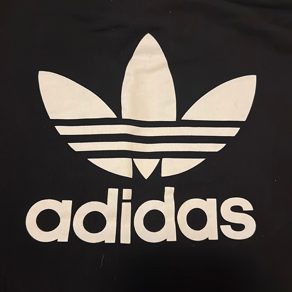 adidas Crew Neck Sweater 🖤🤍